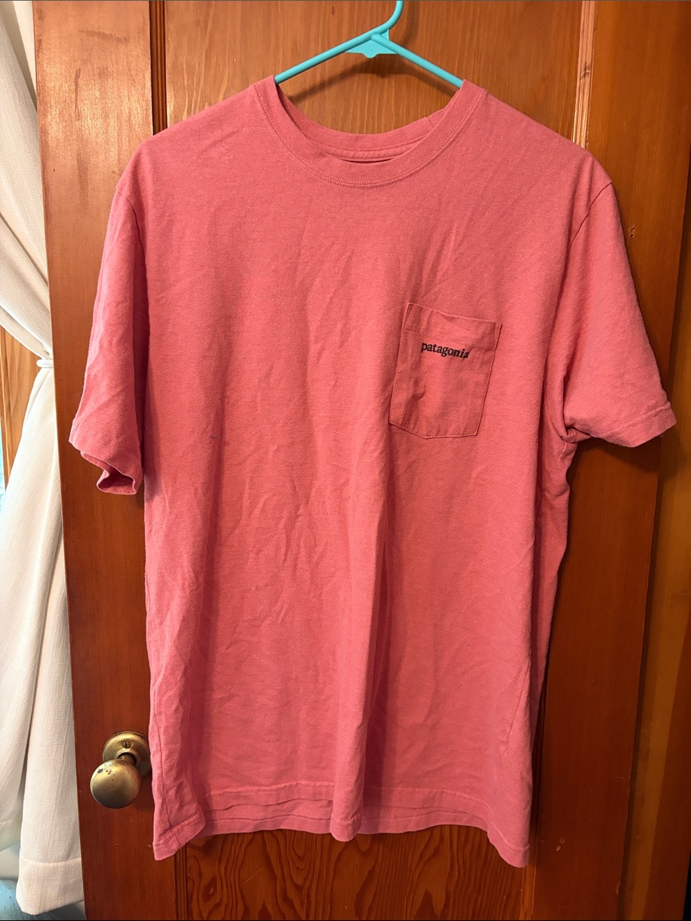 Patagonia Men’s Short Sleeve Pocket Tee in Rose